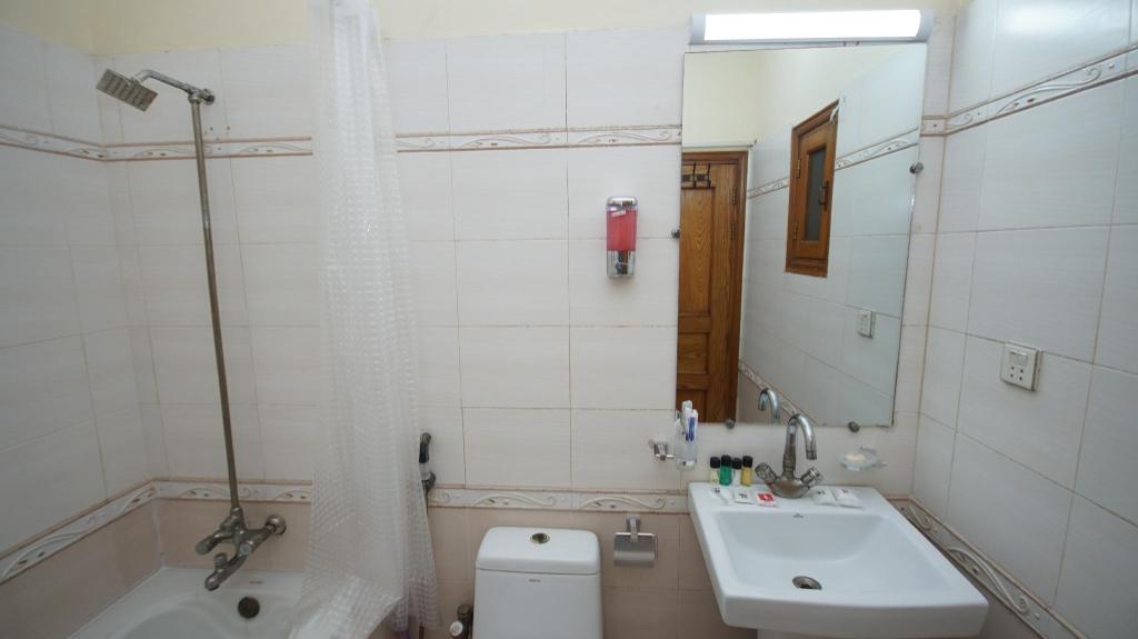 World Inn Karachi